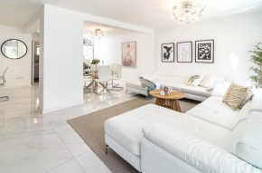 BEN32- Beach Townhouse, Estepona by Roomservice